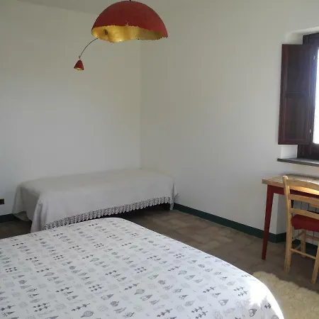Podere Monticchio Bed and Breakfast Brufa